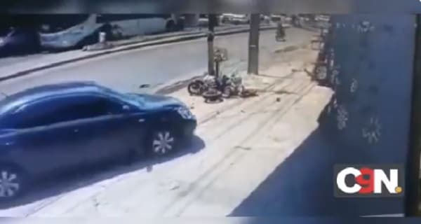 Joven muere en accidente que involucra a policía y denuncian encubrimiento