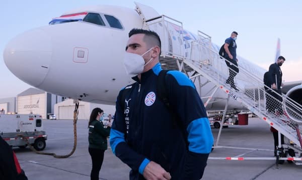 La Albirroja visita a Chile por puntos decisivos