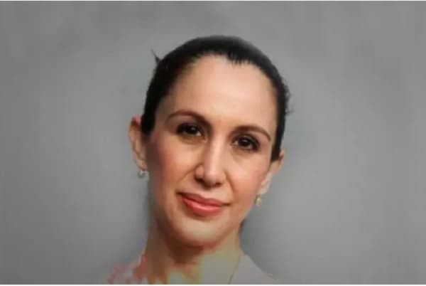 Detienen a maestra de 41 años por tener relaciones con alumno de 15