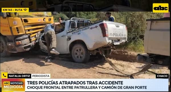 Muere un policía tras choque frontal entre patrullera y camión