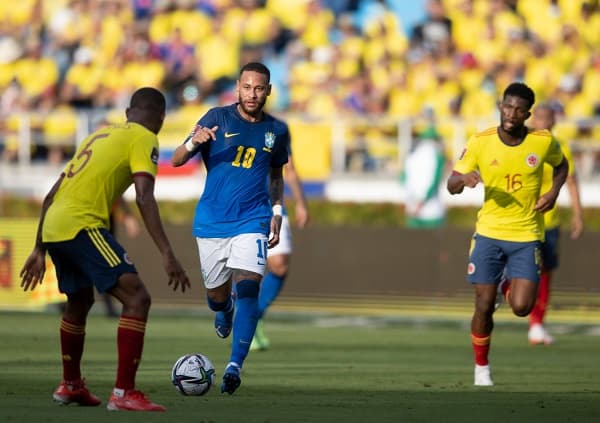 Brasil empata y se frena ante Colombia