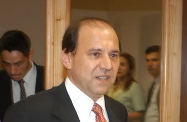 Estado tendrá que pagar menos de la mitad de lo reclamado por exministros