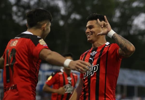 Libertad supera de visita al 12 de Octubre