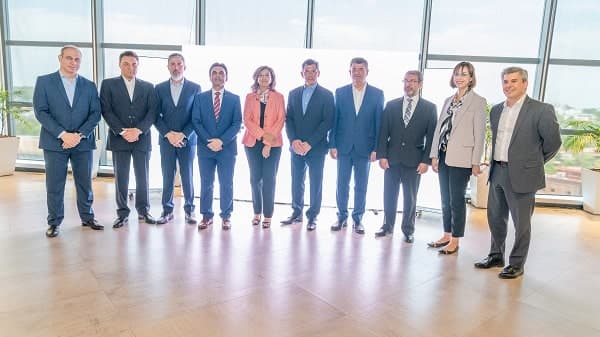 Banco celebra aniversario como número uno en créditos con fondos de AFD
