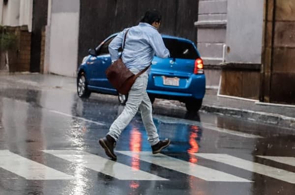 Meteorología anuncia chaparrones para este jueves