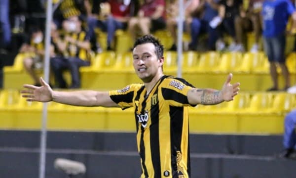 Guaraní supera a River y lo envía a la Intermedia