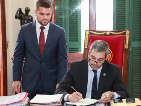 Ejecutivo publica decreto de traslado de feriado 