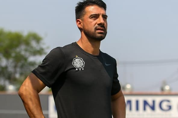 Cáceres continuará como DT, confirma nuevo presidente de Olimpia