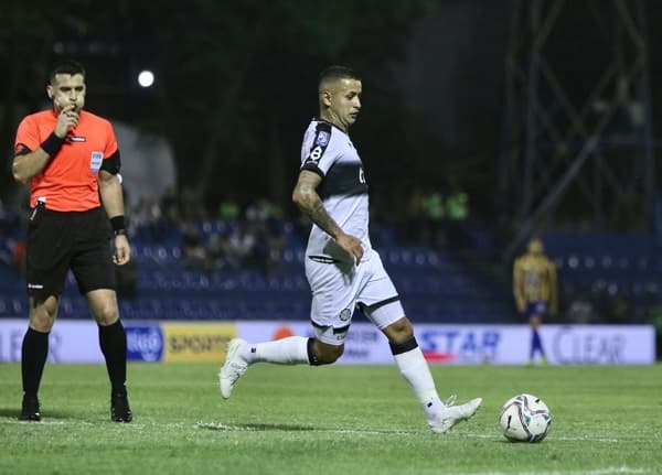 Olimpia vuelve a sonreír ante Luqueño