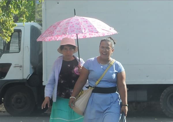 El día martes continúa bajo intenso calor y viento norte