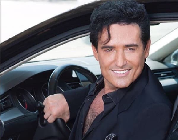 Cantante de Il Divo sigue grave y en coma inducido