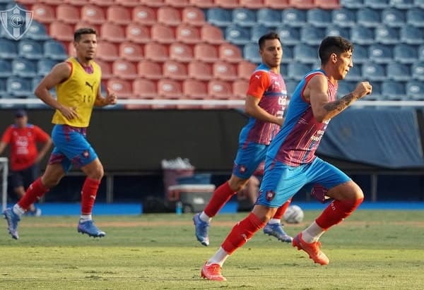 Cerro y Olimpia se enfrentan este domingo por la Supercopa
