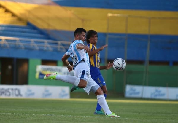 Guaireña supera a Luqueño y sale del fondo