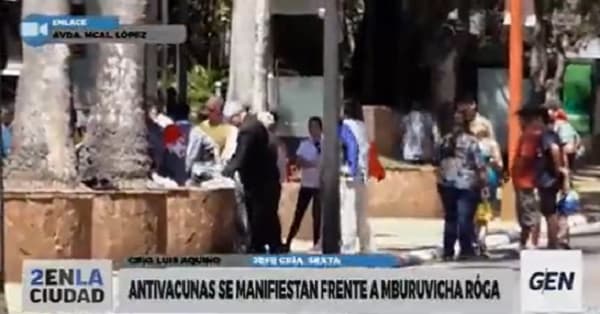 “Antivacunas” obligan a cerrar avenida y se genera caos en el tráfico