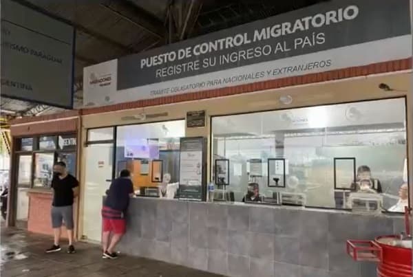 Reabren pasos fronterizos con Argentina con cupos limitados
