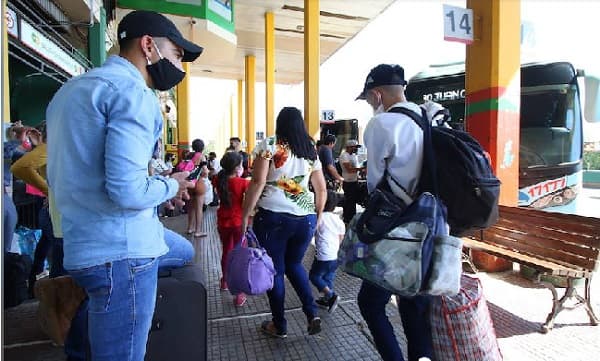 Dinatran no liberará el horario del transporte en días festivos