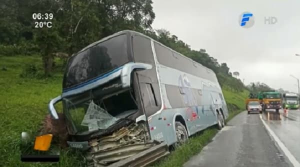 Un bus con paraguayos a bordo protagonizó un accidente en Brasil