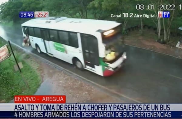 Delincuentes abordan bus y toman de rehén a pasajeros