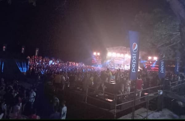 Fiesta Hawaiana está en la mira tras multitudinaria convocatoria