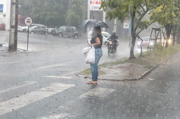 Meteorología emite alerta de lluvias para 11 departamentos