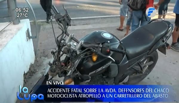 Motociclista fallece tras chocar contra un carretillero