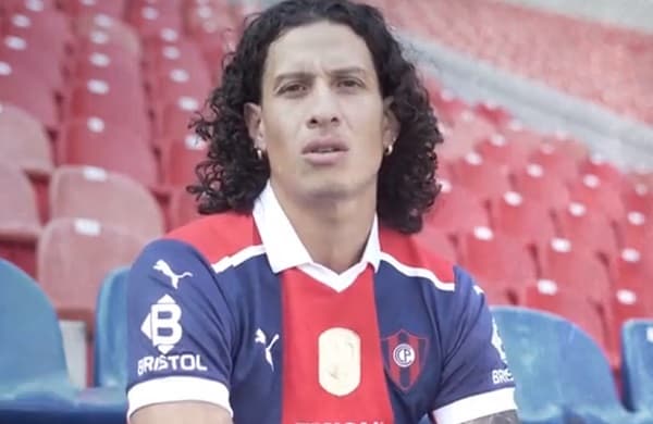 Riveros dice que cumple su sueño de jugar en Cerro