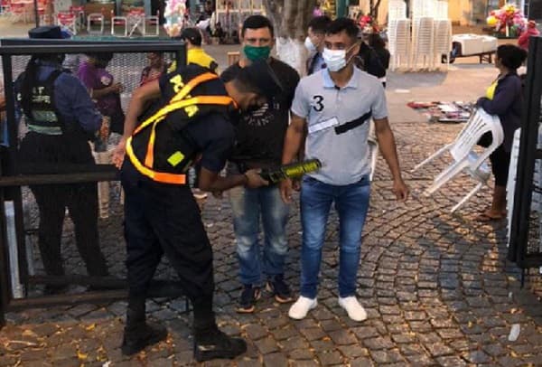Implementan control con detector de metales en la Basílica