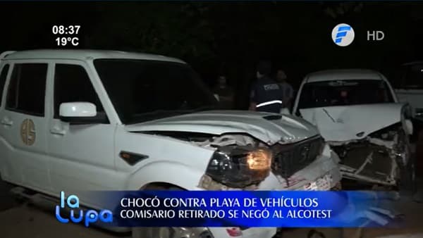 Comisario retirado choca contra siete vehículos y se niega al alcotest