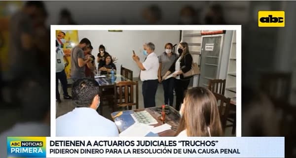 Detienen a “actuarios judiciales” tras denuncia