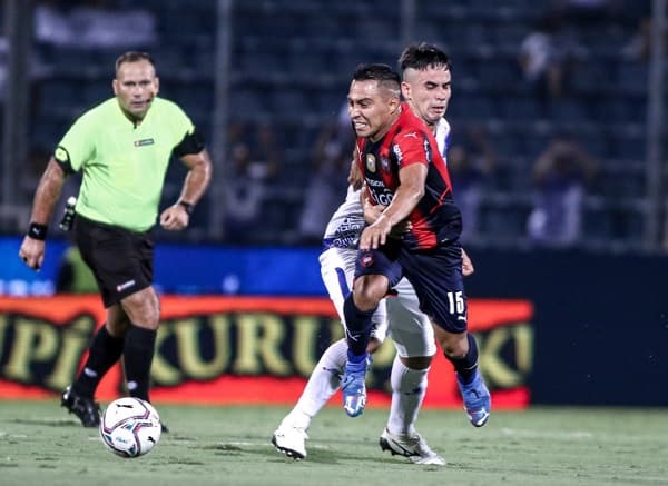 Cerro Porteño termina venciendo con lo justo 