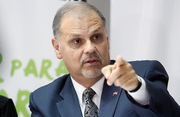 Imputan y ordenan captura del exministro Joaquín Roa