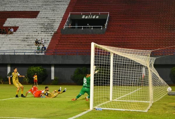 General Caballero gana con doblete de Salcedo 
