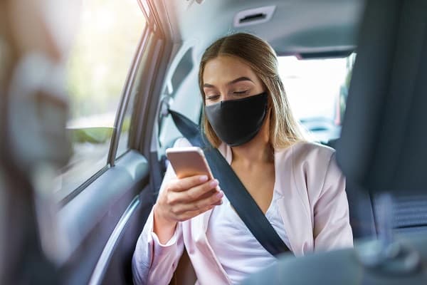 Plataforma de viaje presenta “Fuera del juego”, una campaña contra el acoso