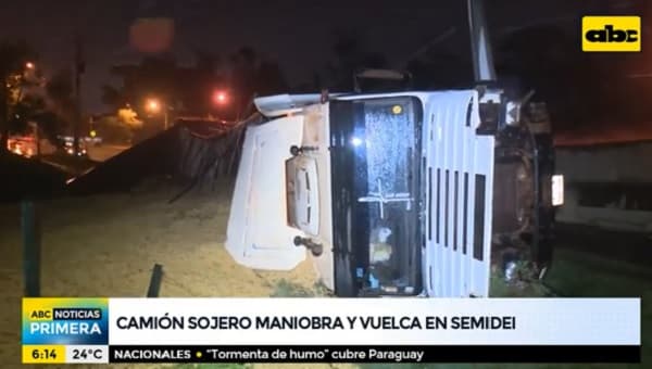 Camión sojero vuelca sobre avenida capitalina