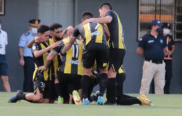 Dos encuentros cierran la octava fecha del Torneo Apertura