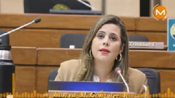 Kattya denuncia que estaba siendo espiada por policías