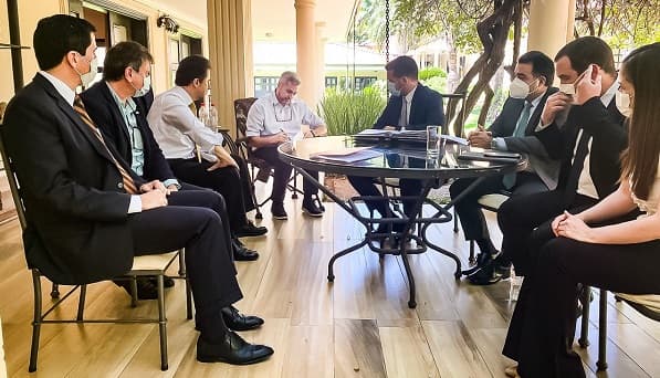 Abdo firma proyecto para crear el Fondo de Estabilización de precios de combustibles