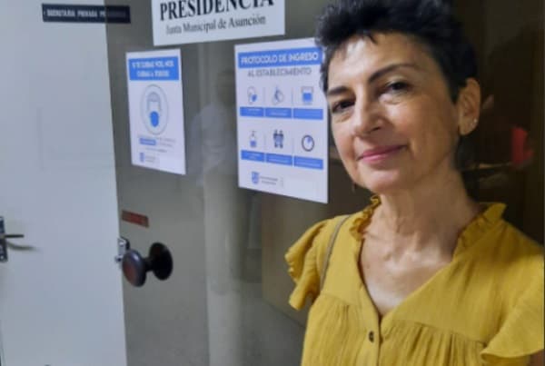 Artista rechaza ser “hija dilecta” en protesta contra concesión de espacio verde