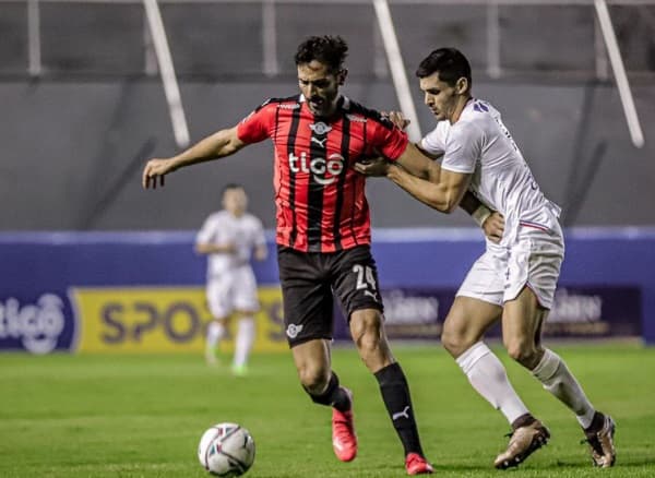 Libertad golea y es nuevo puntero 