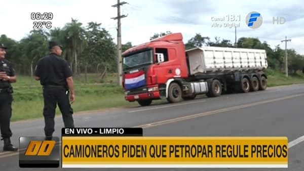 Camioneros se movilizan en la zona de Limpio
