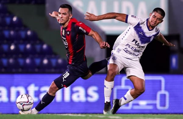 Cerro supera a Ameliano y se mantiene en la pelea