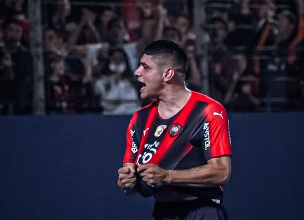 Cerro aplasta a Libertad y alcanza la punta