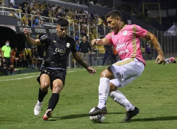 Tacuary sorprende a Guaraní de visita