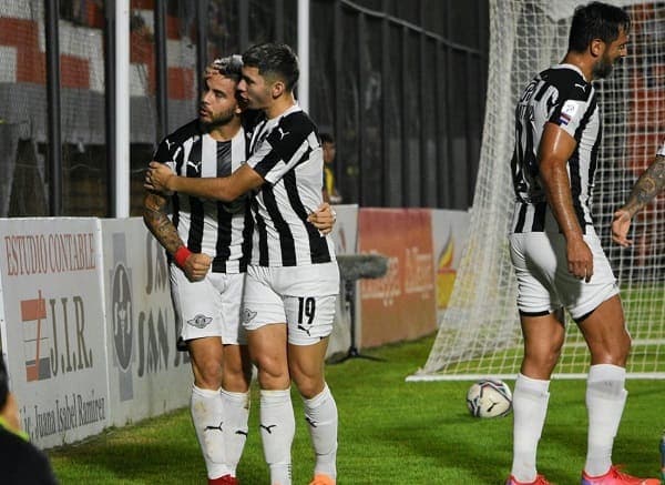 Libertad gana y asegura su continuidad en la punta 