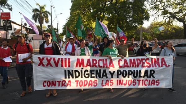 Campesinos analizan sumarse a la protesta de camioneros