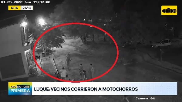 A pedradas repelen a motochorros en Luque
