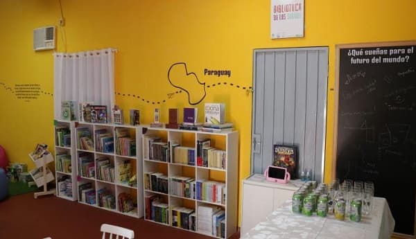 Empresa entrega la Biblioteca de Los Sueños a escuela de Guarambaré