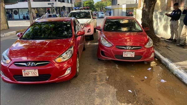 Joven encuentra al “gemelo” de su auto, hasta con la misma chapa