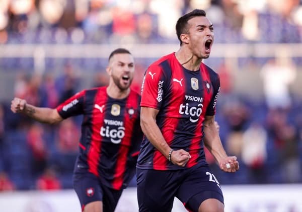 Cerro golea a Olimpia y mete presión a Libertad