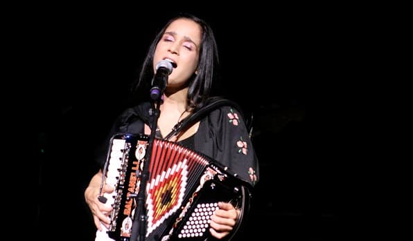 Julieta Venegas vuelve a Paraguay en junio